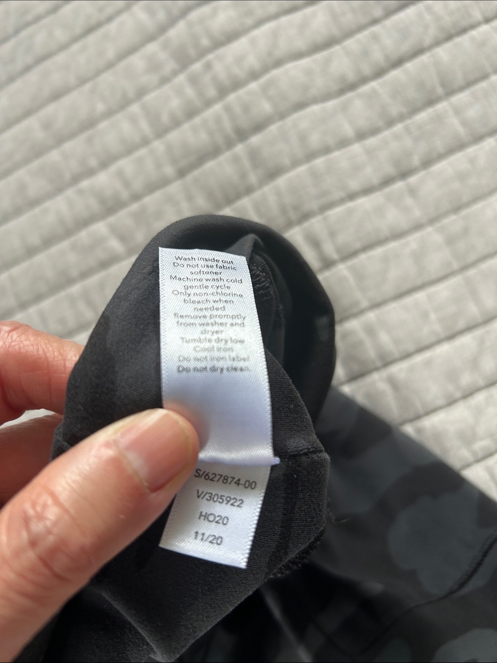 Athleta Salutation camo, gray, black jogger nylon comfy high rise pants L - Picture 8 of 12